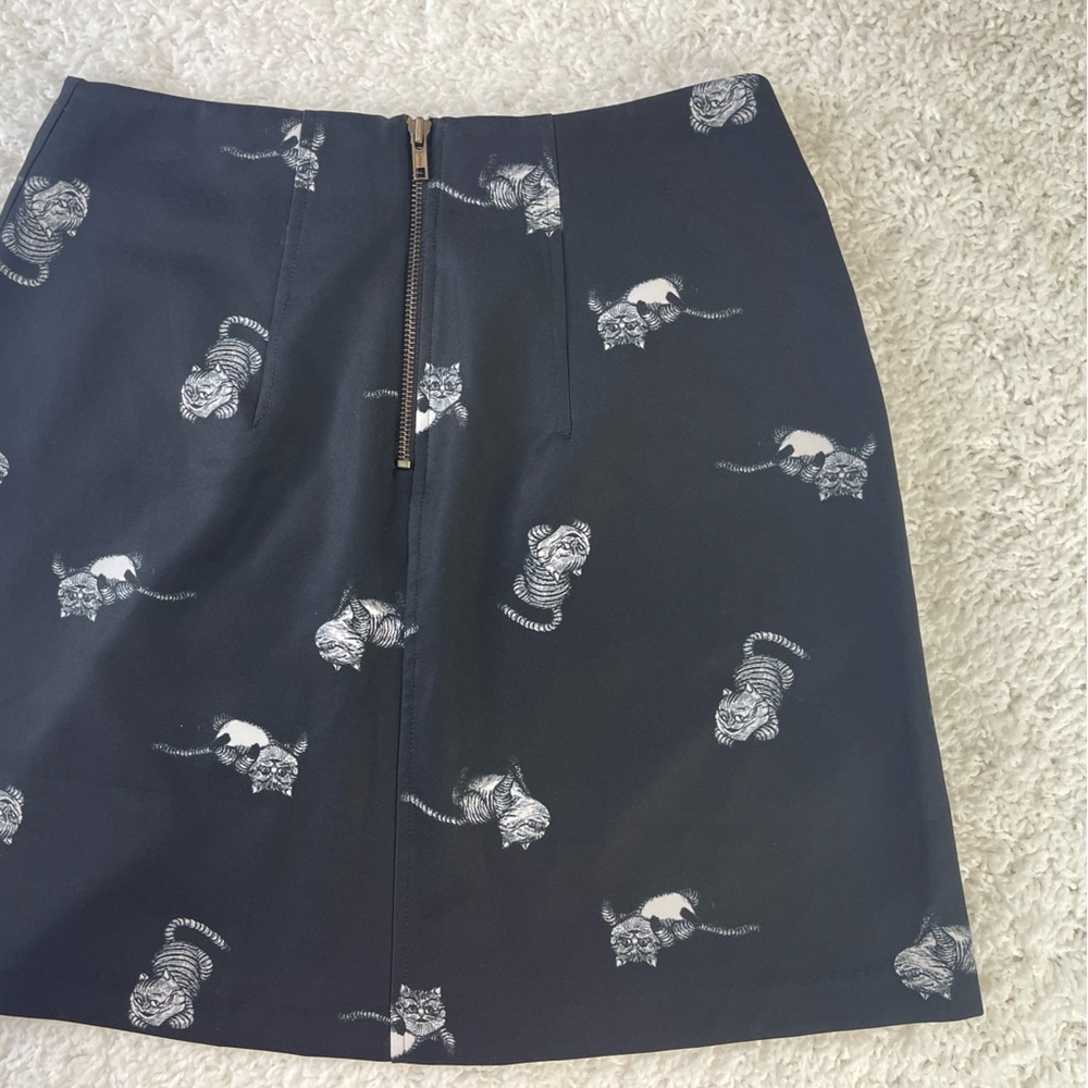Disney Cheshire Cat Print A-line Black and White Mini Skirt - Size 2 - Picture 3 of 13